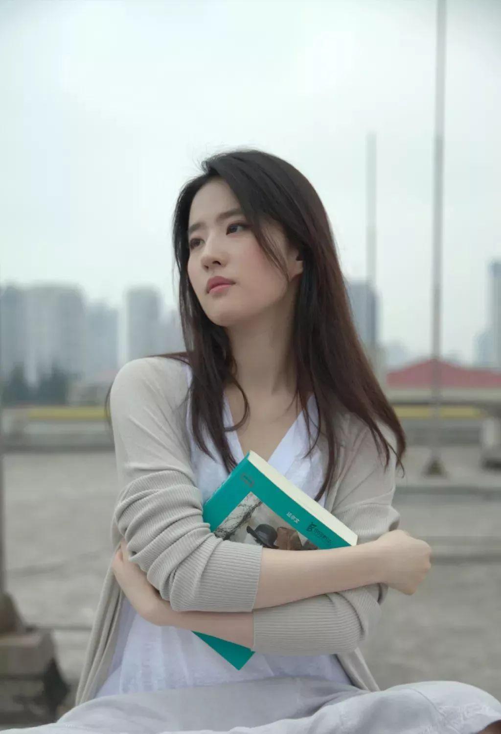 英文的参考文献标准格式